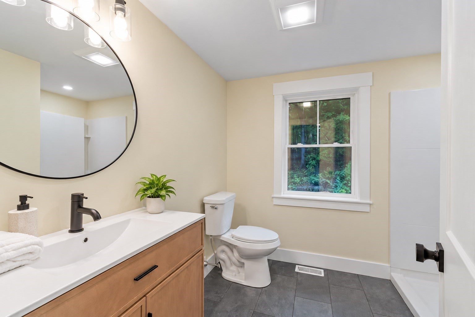 346 Rogers St, Lowell, MA, 346 Rogers St, Lowell, MA Photo #30