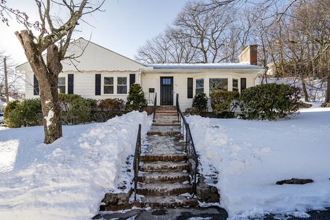 Photo of 72 Crosby St, Arlington, MA 02474 (MLS # 73480640)