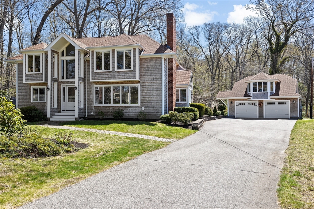 9 Lily Pond Ln