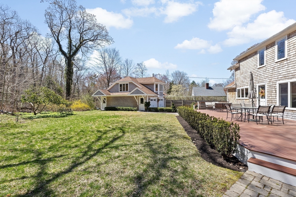 9 Lily Pond Ln
