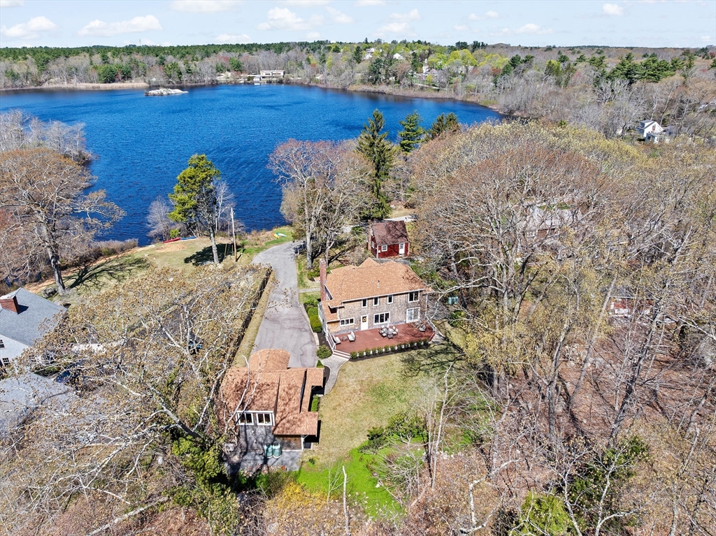 9 Lily Pond Ln