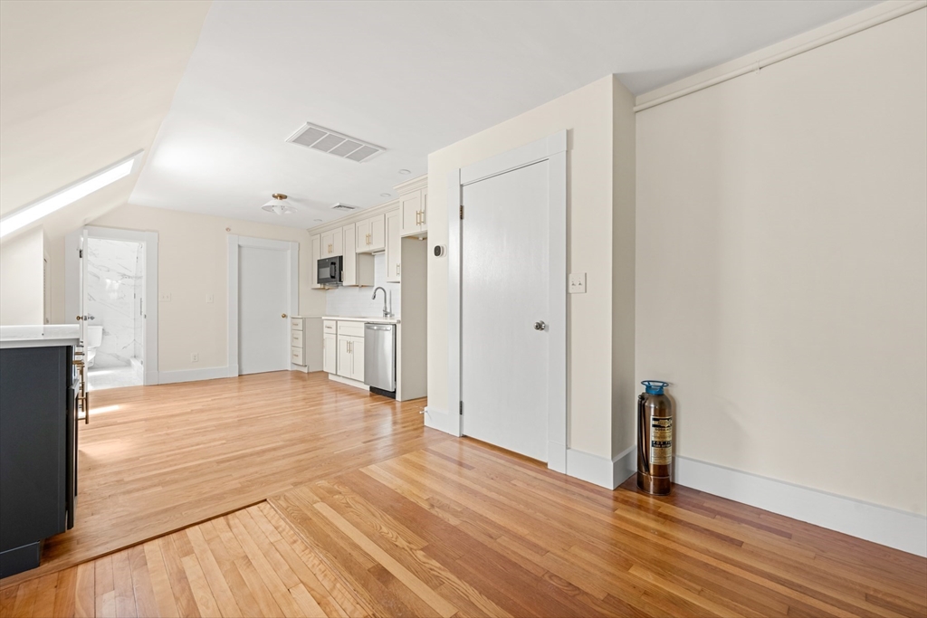 18 Loring Avenue 3