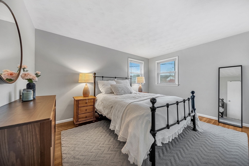 Needham, Massachusetts 02494, United States, 3 Bedrooms Bedrooms, ,2 BathroomsBathrooms,Residential,Active,239004