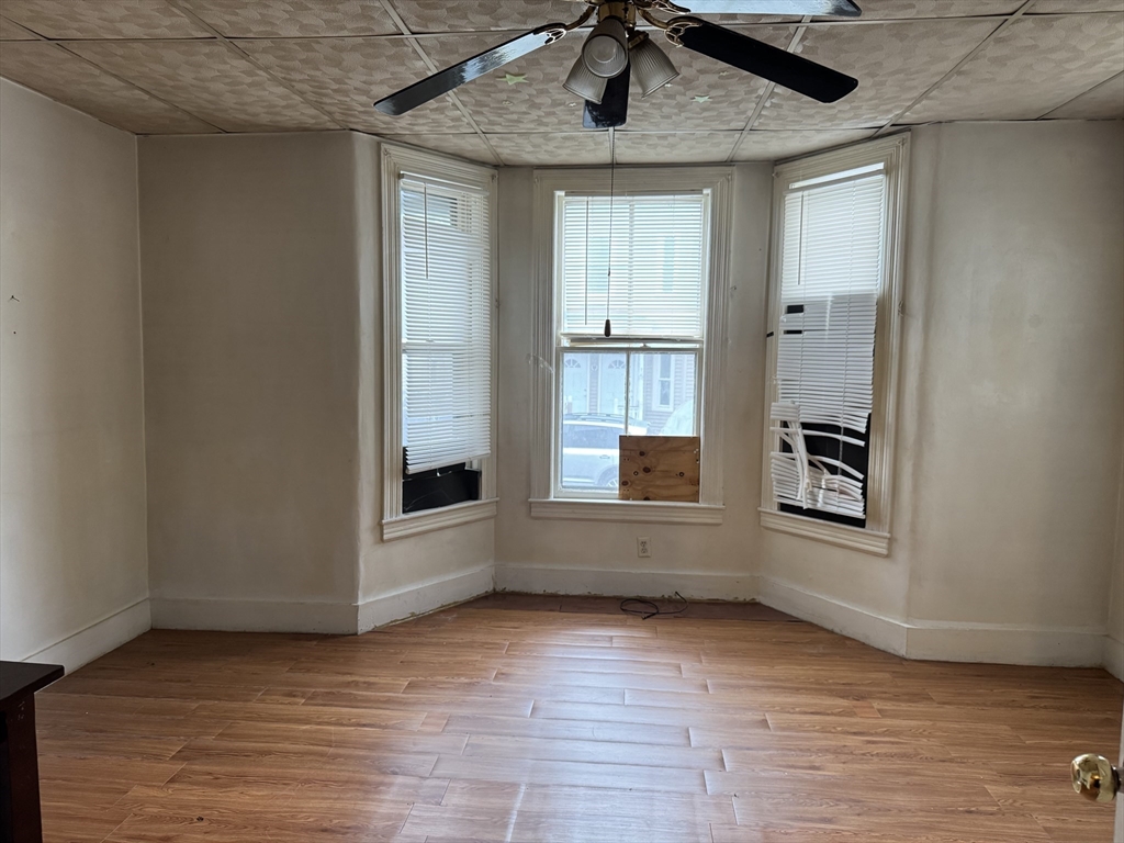 16 Middlesex Park