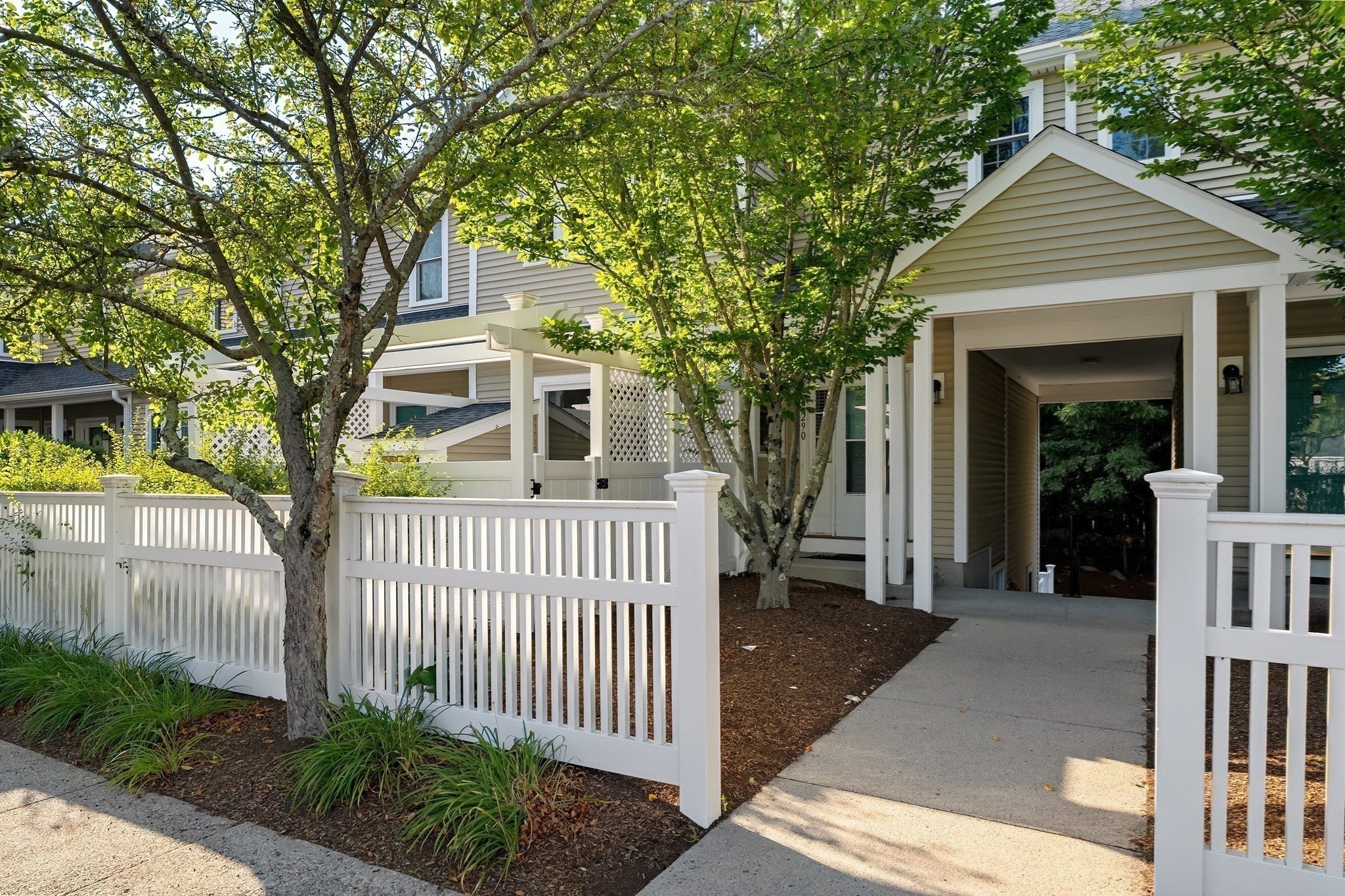 290 Allerton Commons Ln 290