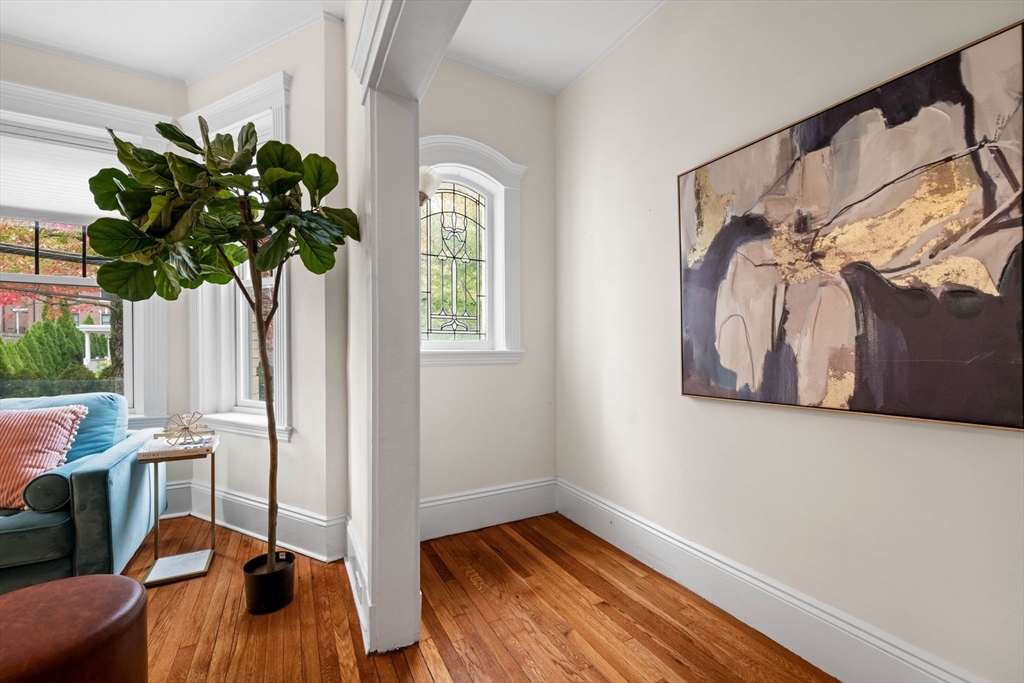 32 Kilsyth Rd Unit 1