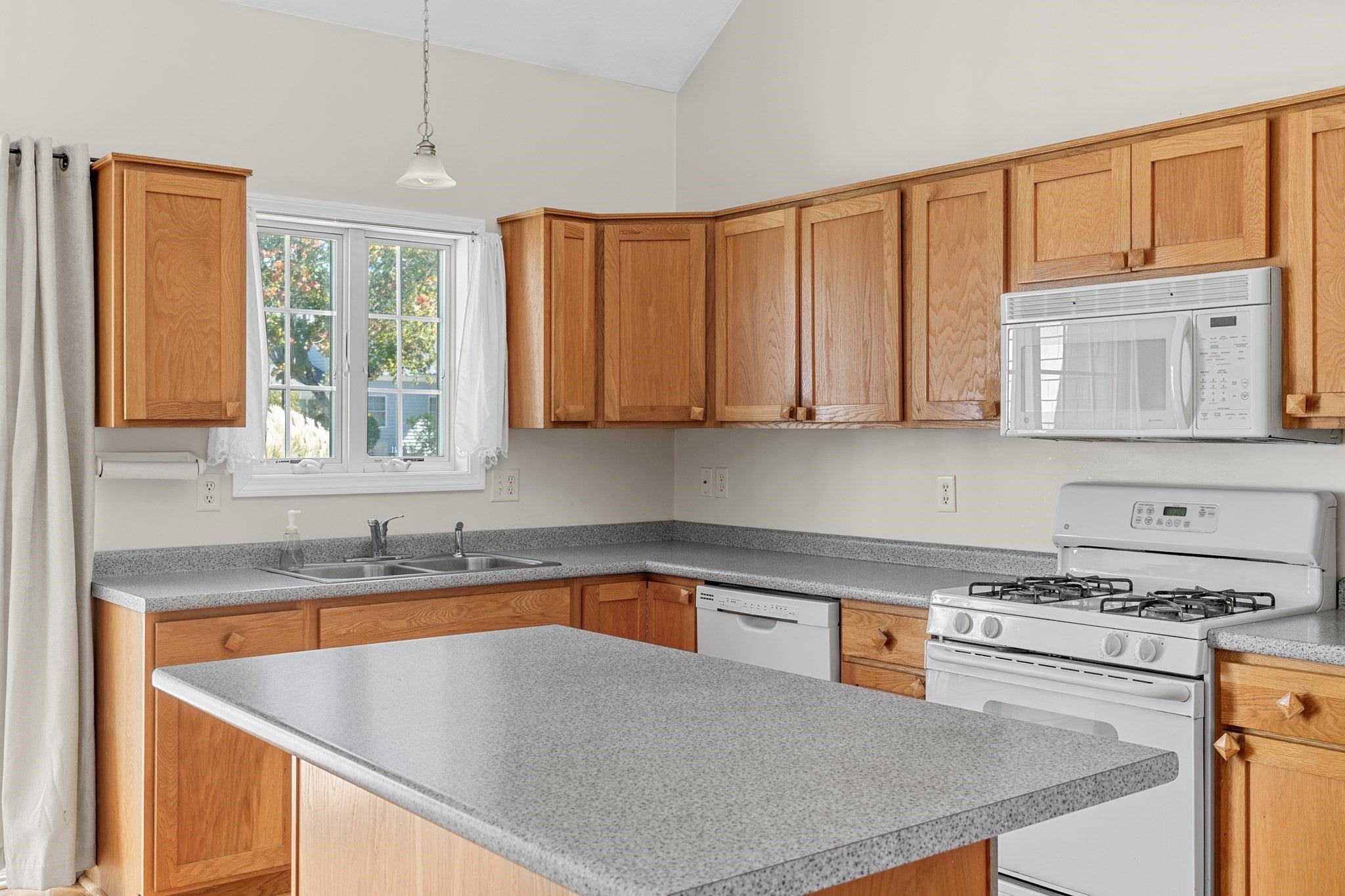 52 County Rd #3, Mattapoisett, MA Photo #15