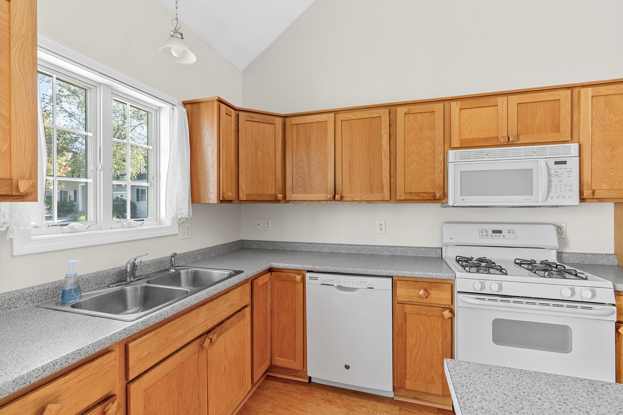 52 County Rd #3, Mattapoisett, MA Photo #17