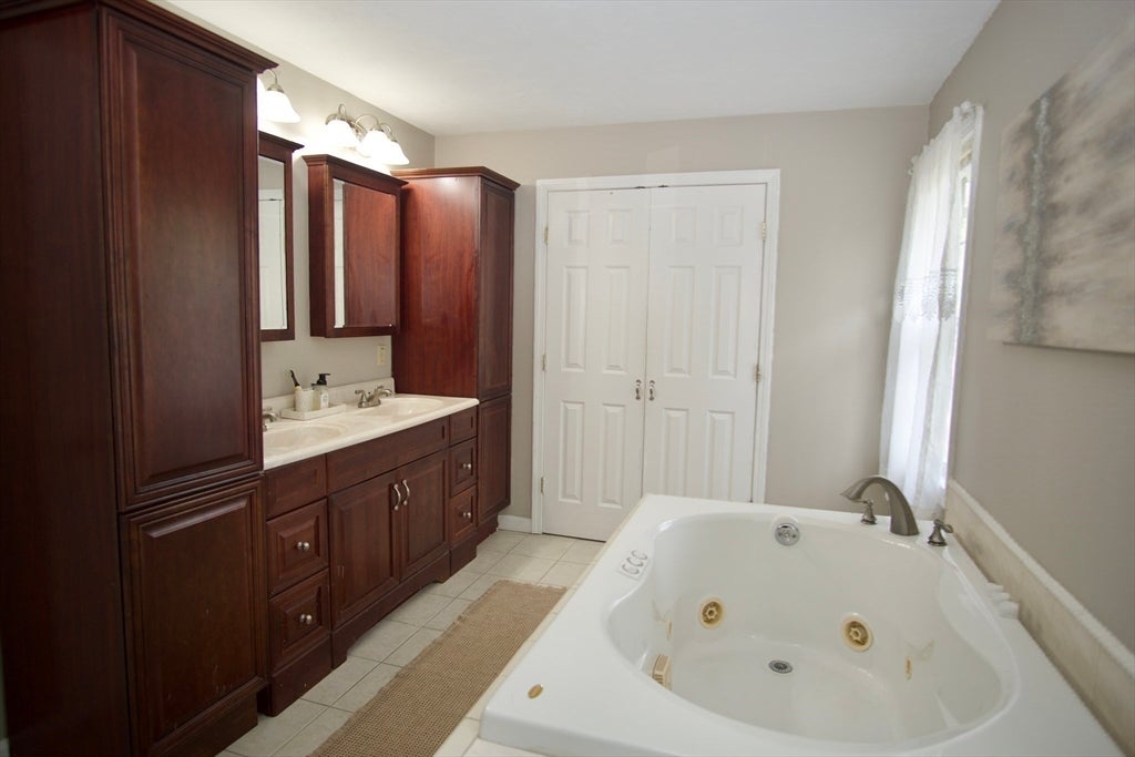 4 Williams Rd, Sturbridge, MA, 4 Williams Rd, Sturbridge, MA Photo #13