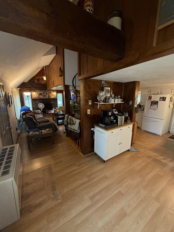 17 E Public St
