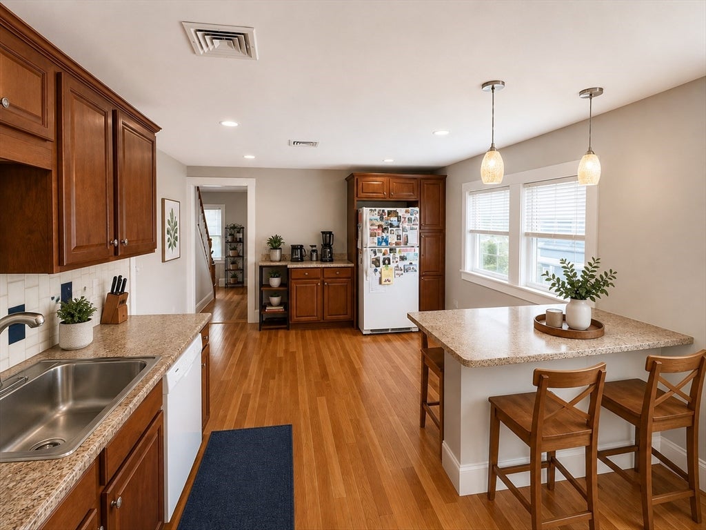 58 Oak St #58, Winchester, MA, 58 Oak St #58, Winchester, MA Photo #4