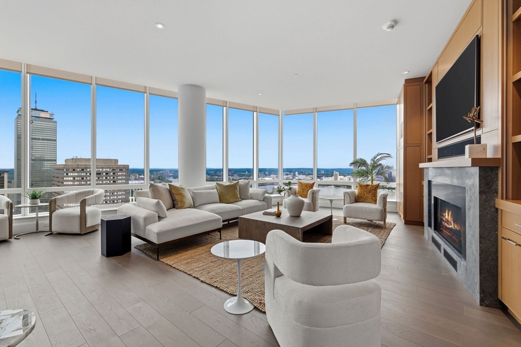 430 Stuart Street PH35B