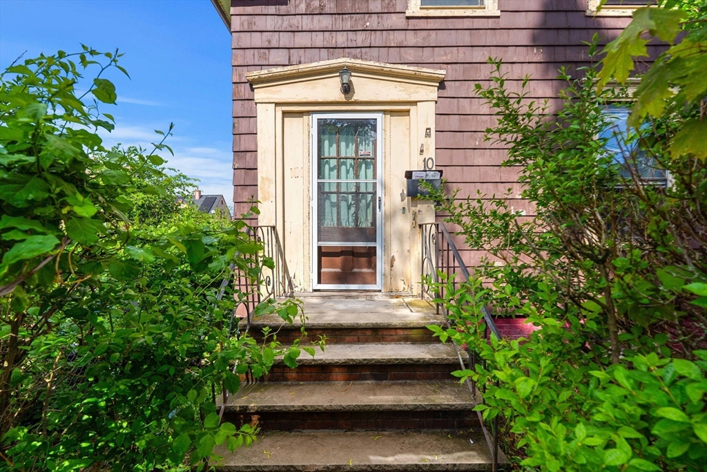 10 Pinkham Street