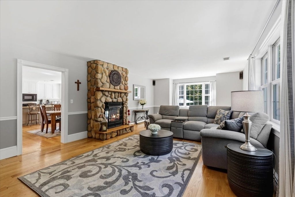 496 Thompson St, Halifax, MA Photo #28