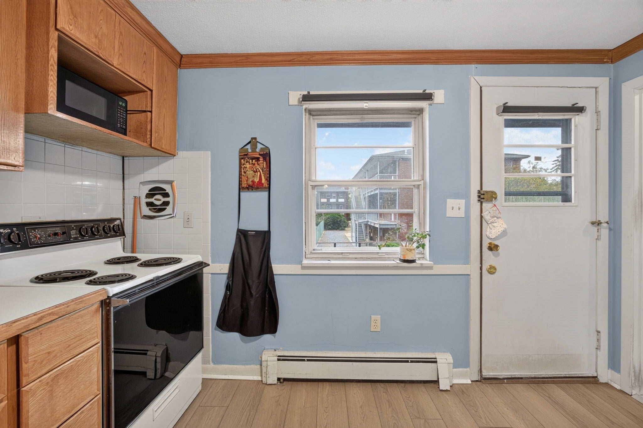 E2 Colonial Dr 4