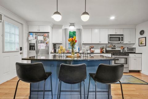 161 Elm St A Amesbury MA 01913