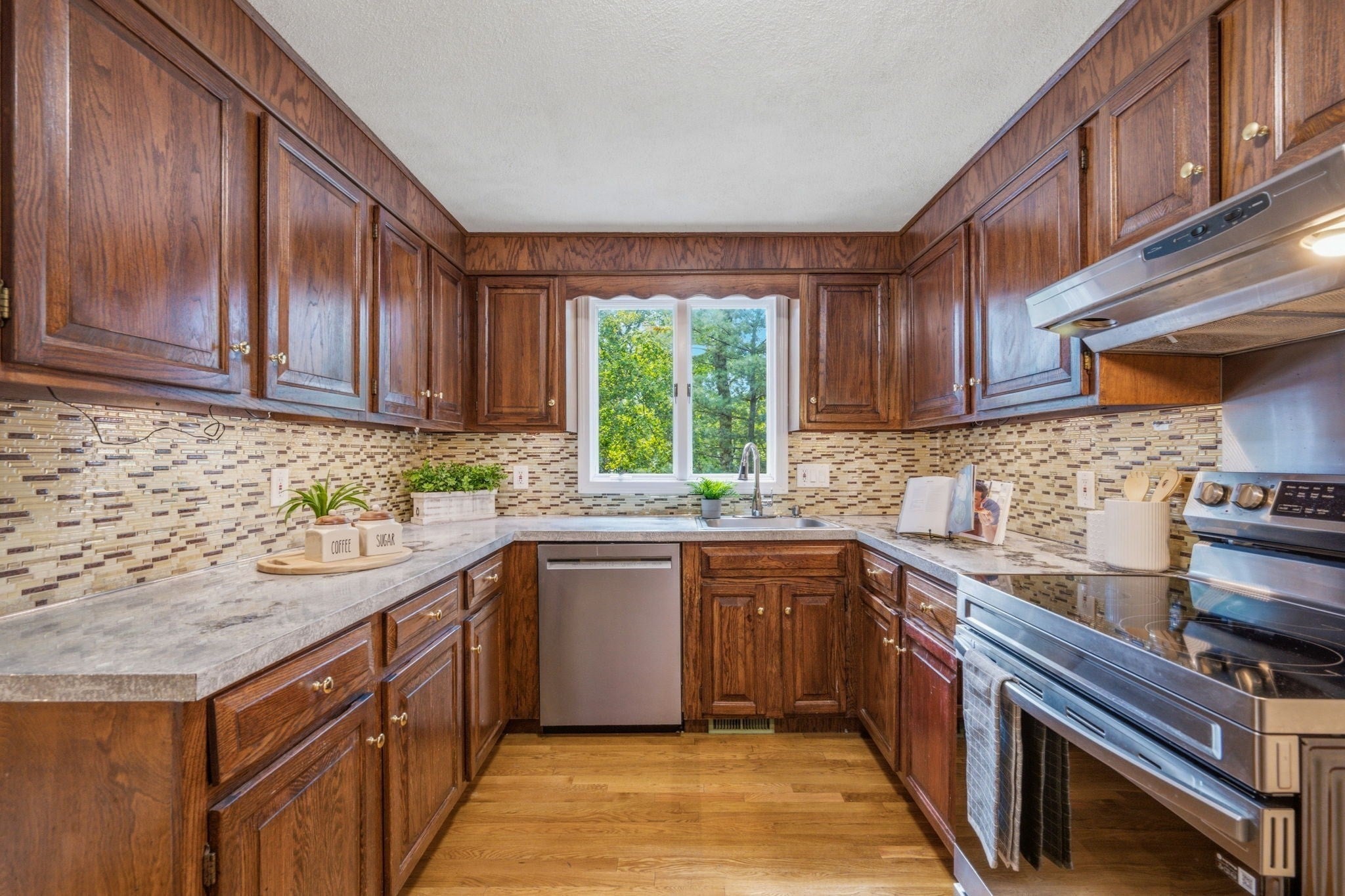 118-120 Edinboro St #118, Newton, MA Photo #11