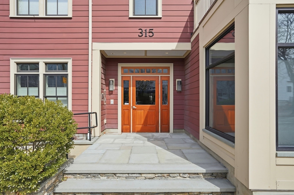 315 Highland Ave 101