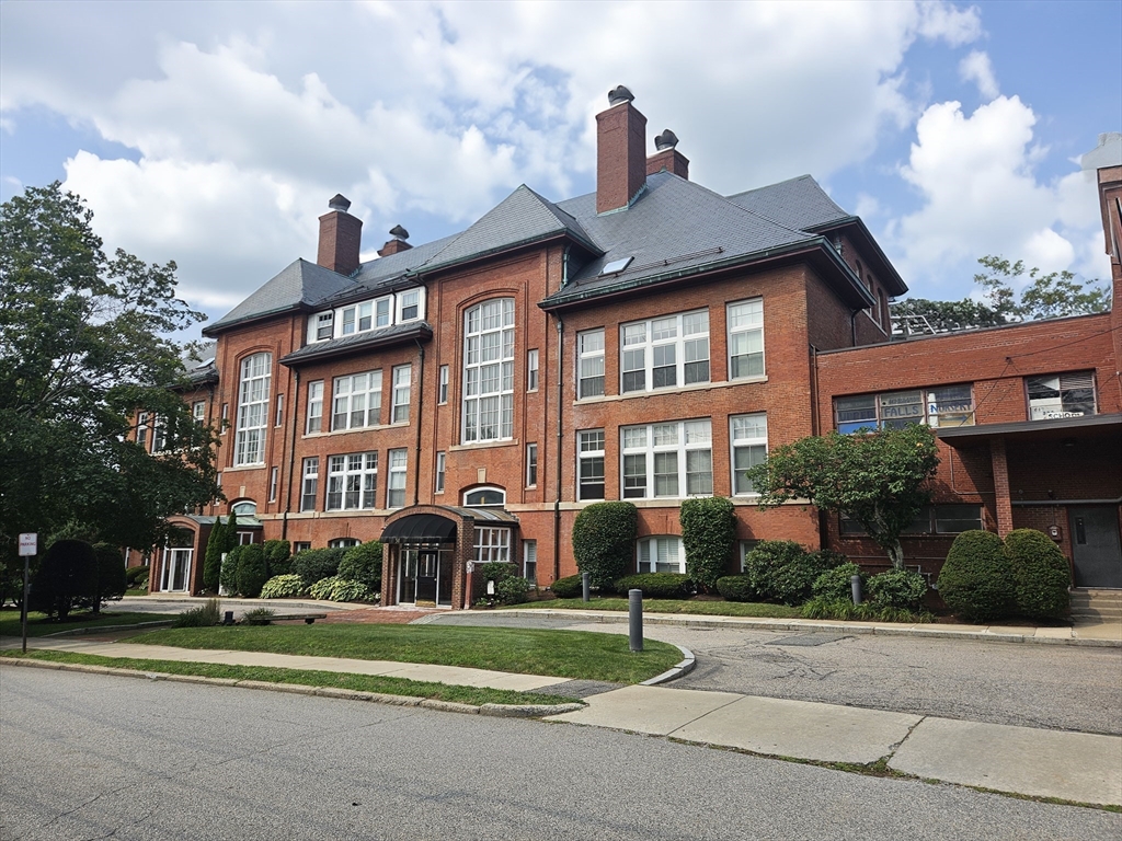 51 Pettee St 13