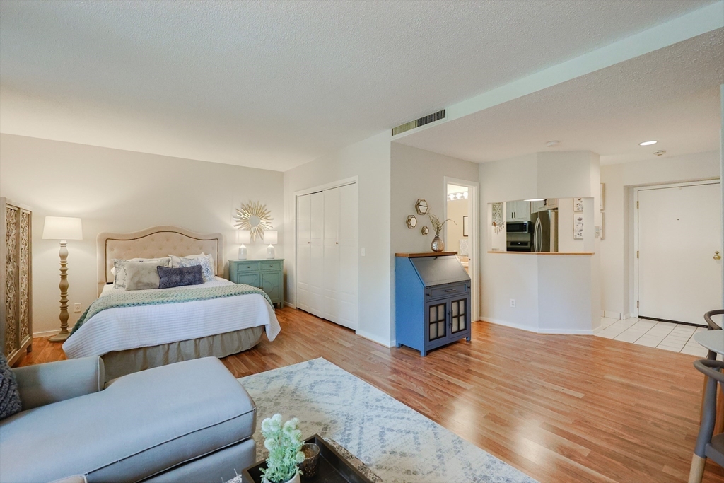 51 Pettee St 13