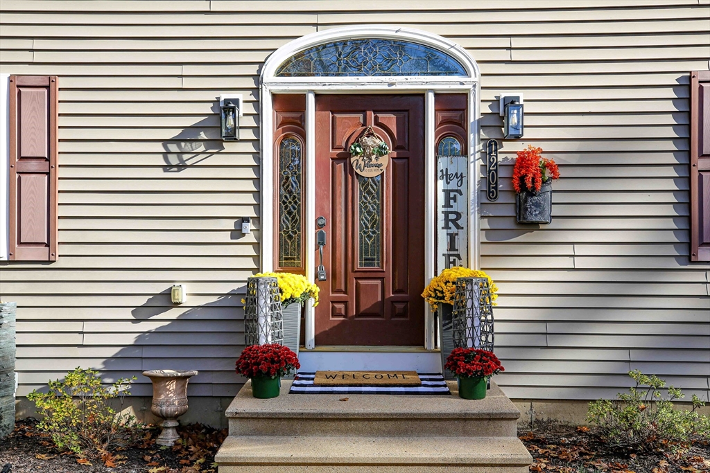 1205 New Braintree Rd