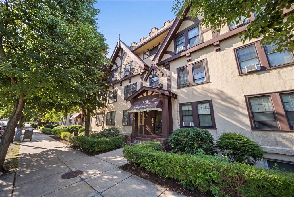 1722-1726 Commonwealth Ave #1, Boston, MA, 1722-1726 Commonwealth Ave #1, Boston, MA Photo #22