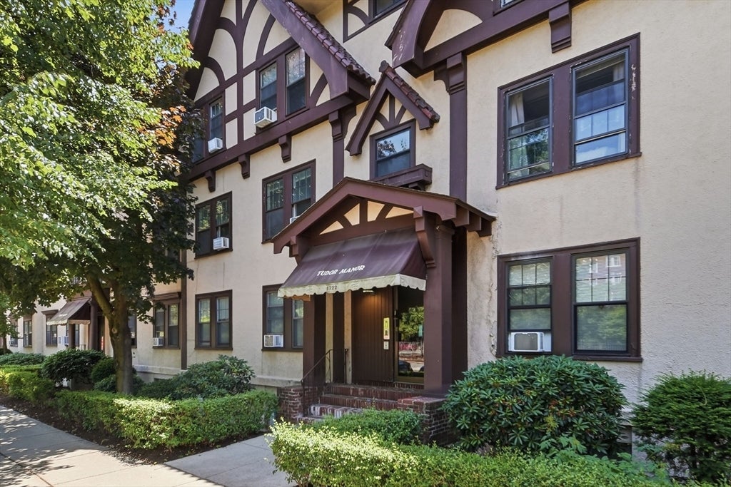 1722-1726 Commonwealth Ave #1, Boston, MA, 1722-1726 Commonwealth Ave #1, Boston, MA Photo #1