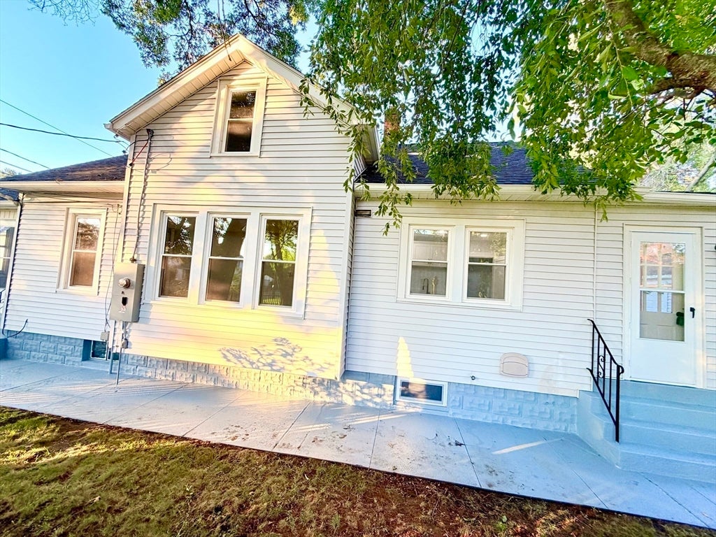 11 Thornfell St, Springfield, MA Photo #2