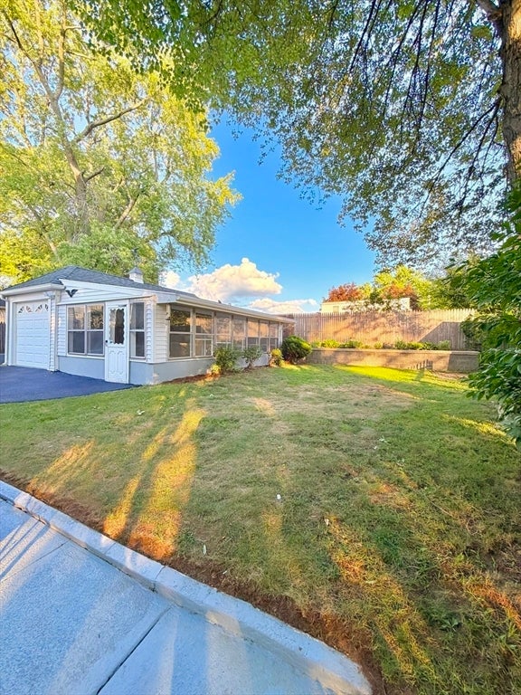 11 Thornfell St, Springfield, MA Photo #6