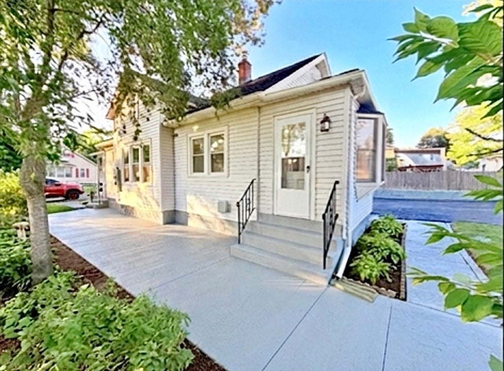 11 Thornfell St, Springfield, MA Photo #1