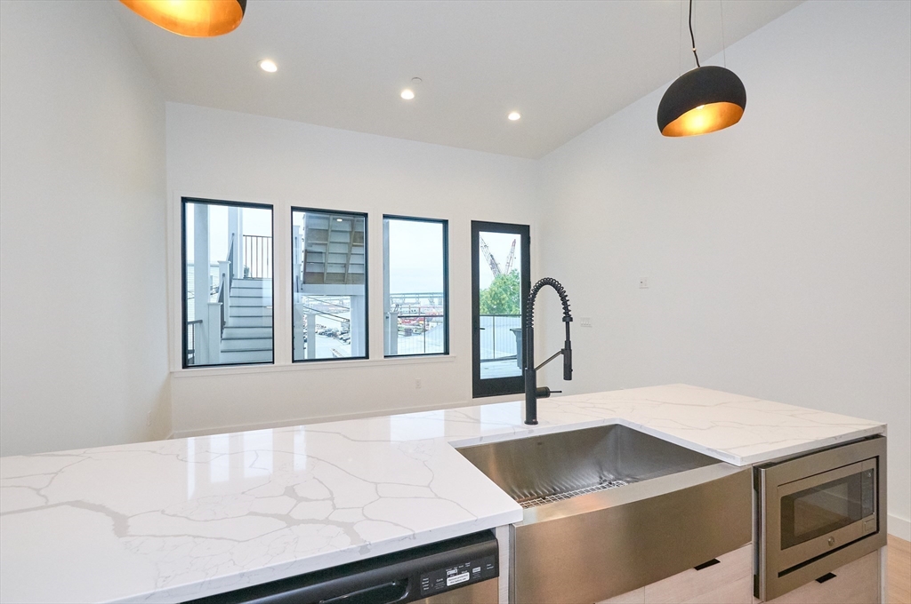 360 Meridian St #5, Boston, MA, 360 Meridian St #5, Boston, MA Photo #2