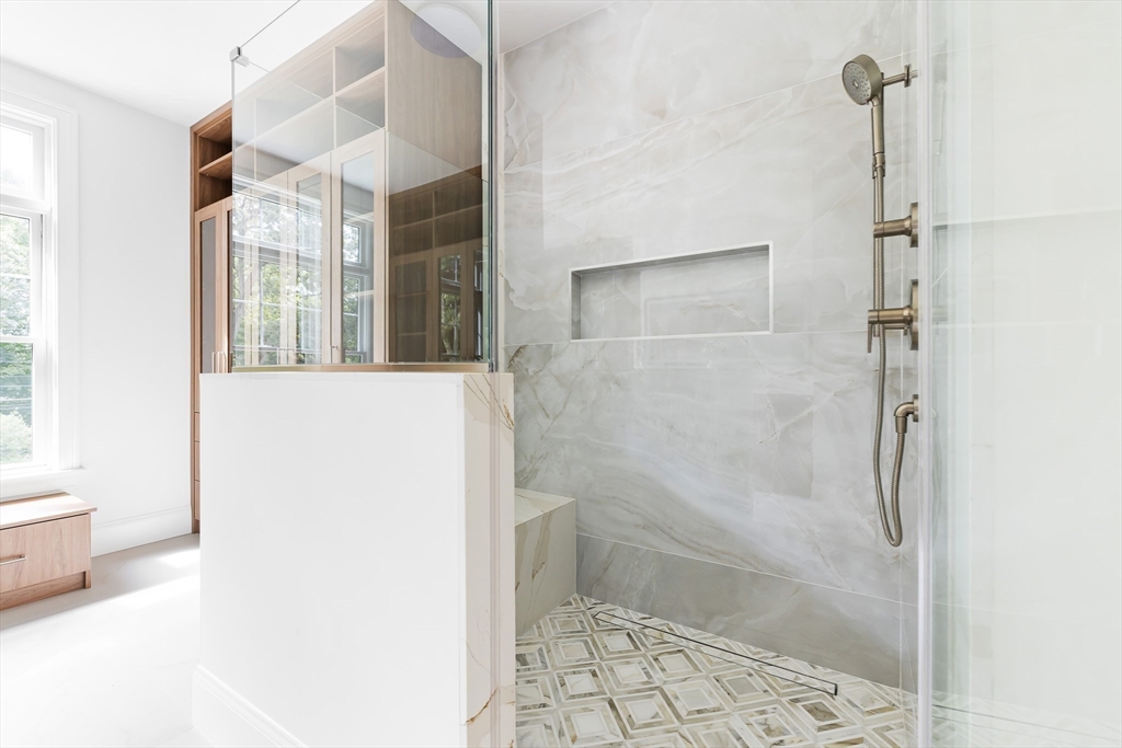 Natick, Massachusetts 01760, United States, 6 Bedrooms Bedrooms, ,6 BathroomsBathrooms,Residential,Pending,204691