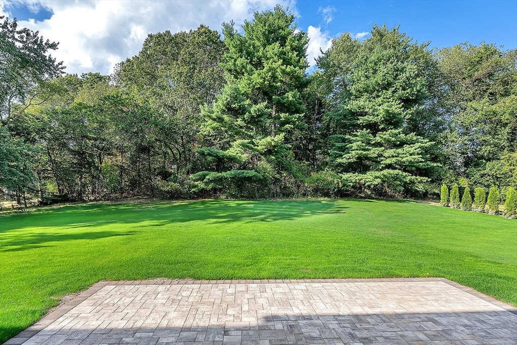 Natick, Massachusetts 01760, United States, 6 Bedrooms Bedrooms, ,6 BathroomsBathrooms,Residential,Pending,204691