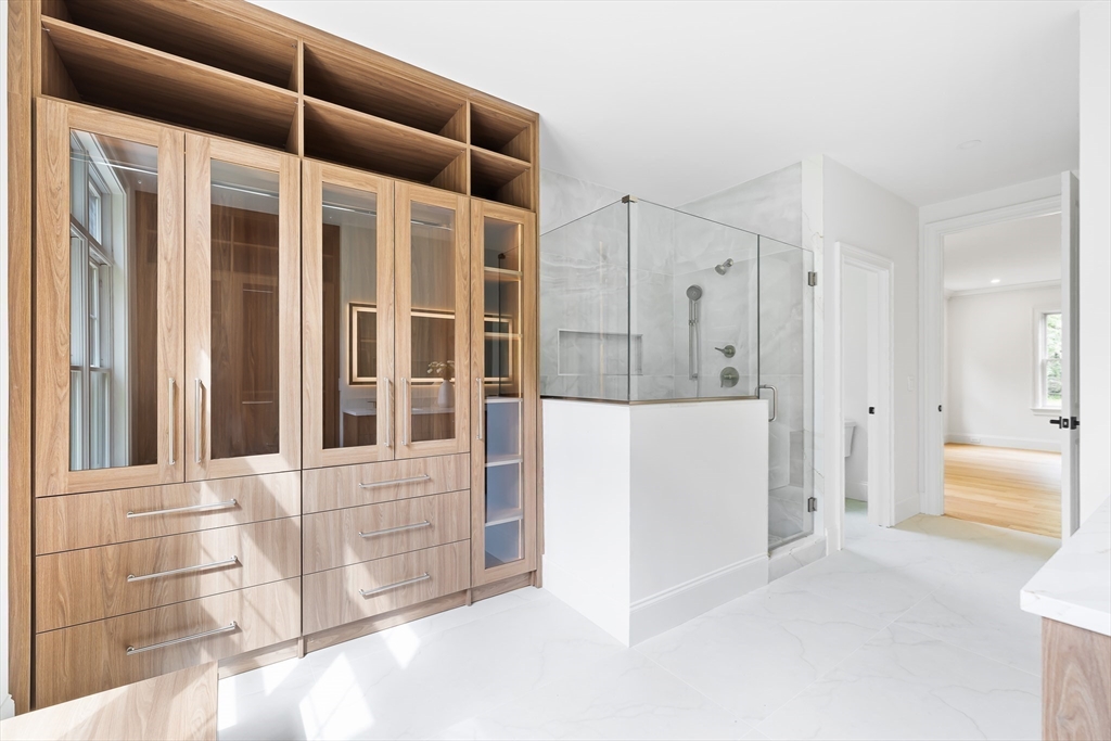 Natick, Massachusetts 01760, United States, 6 Bedrooms Bedrooms, ,6 BathroomsBathrooms,Residential,Pending,204691