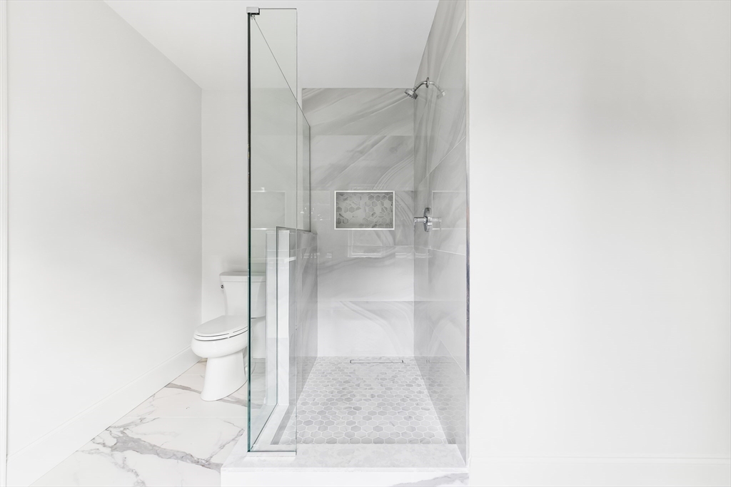 Natick, Massachusetts 01760, United States, 6 Bedrooms Bedrooms, ,6 BathroomsBathrooms,Residential,Pending,204691