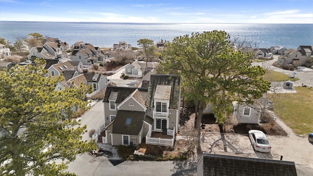4 Hyannis Point Rd 4