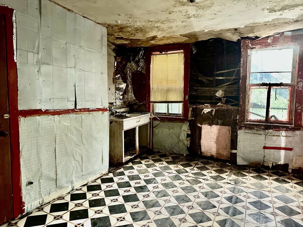 87 West Seventh Street