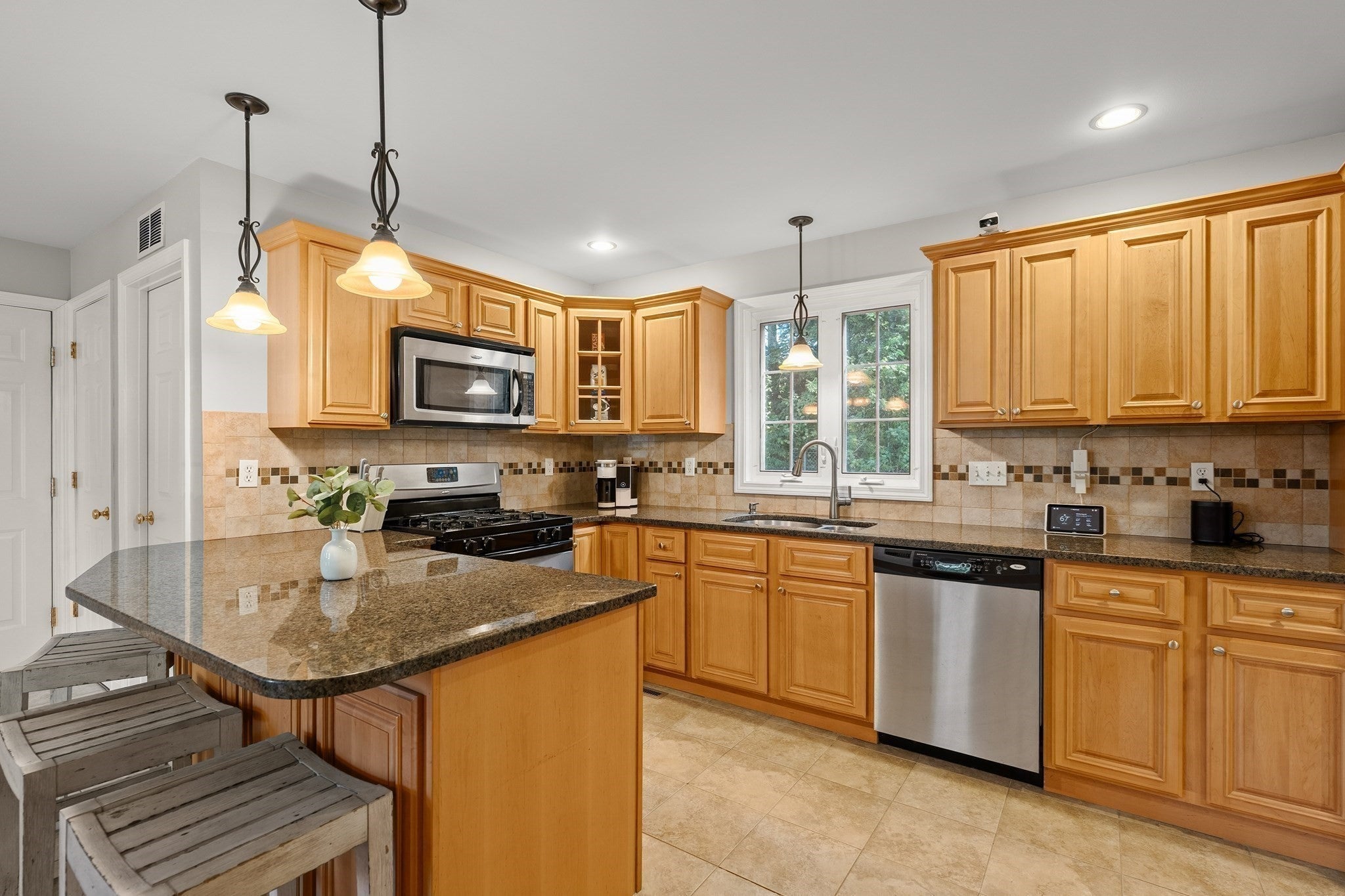 3 Joy Rd, New Bedford, MA Photo #7