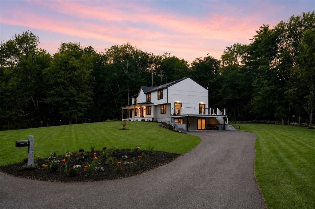 7 Clover Hill Dr