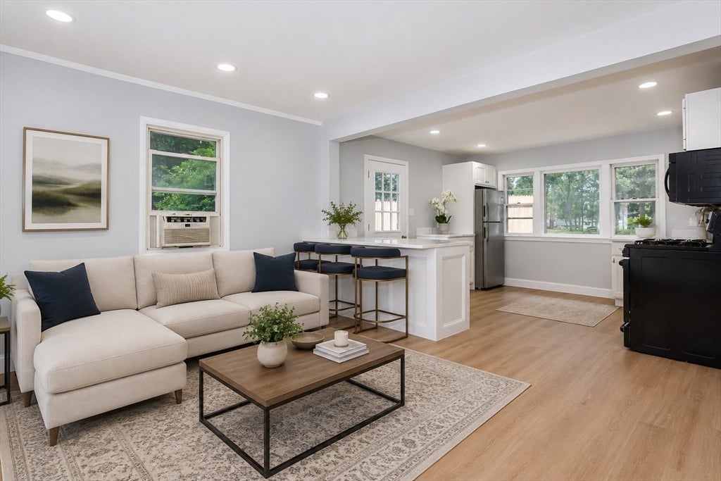 20 Rayburn Rd #1, Stoughton, MA Photo #2