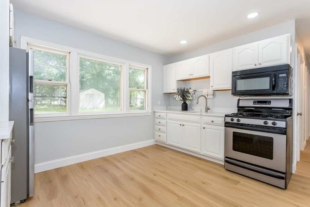 20 Rayburn Rd #1, Stoughton, MA Photo #8