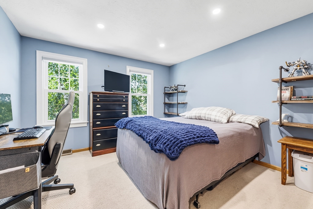 6 Lockewood Dr, Franklin, MA Photo #26