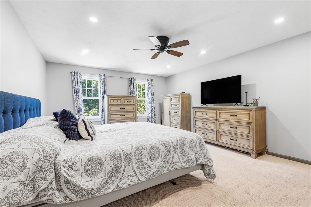 6 Lockewood Dr, Franklin, MA Photo #23