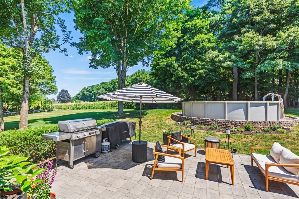 6 Lockewood Dr, Franklin, MA Photo #8