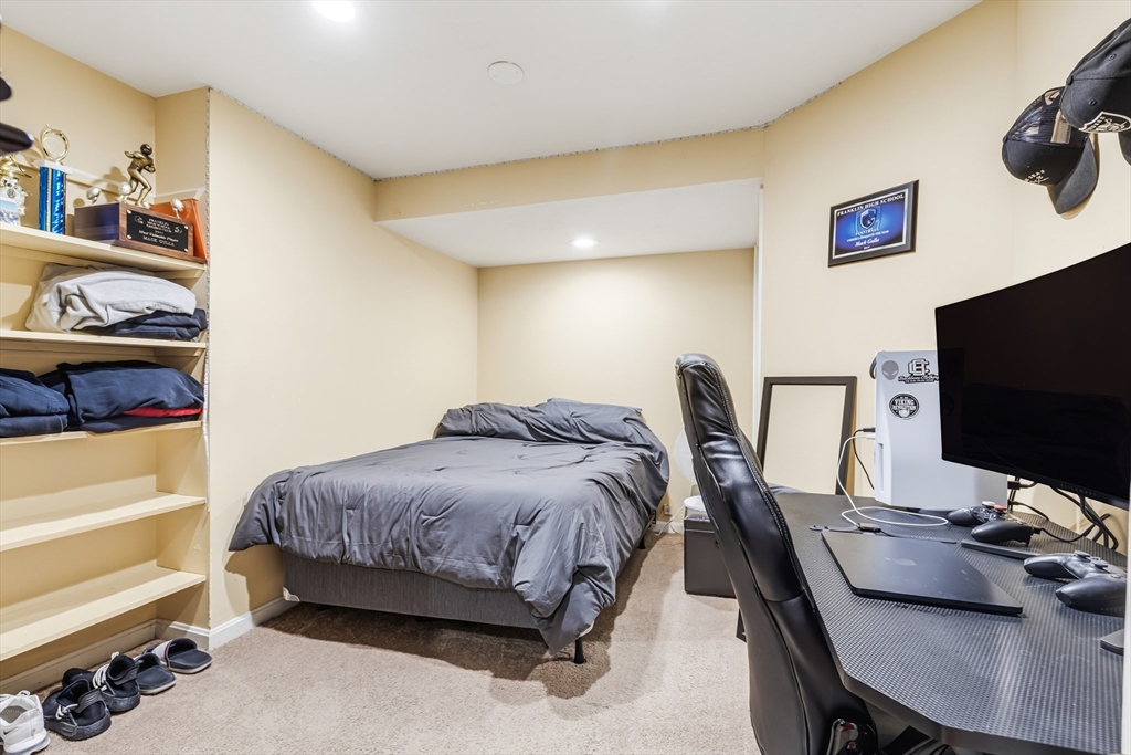 6 Lockewood Dr, Franklin, MA Photo #30