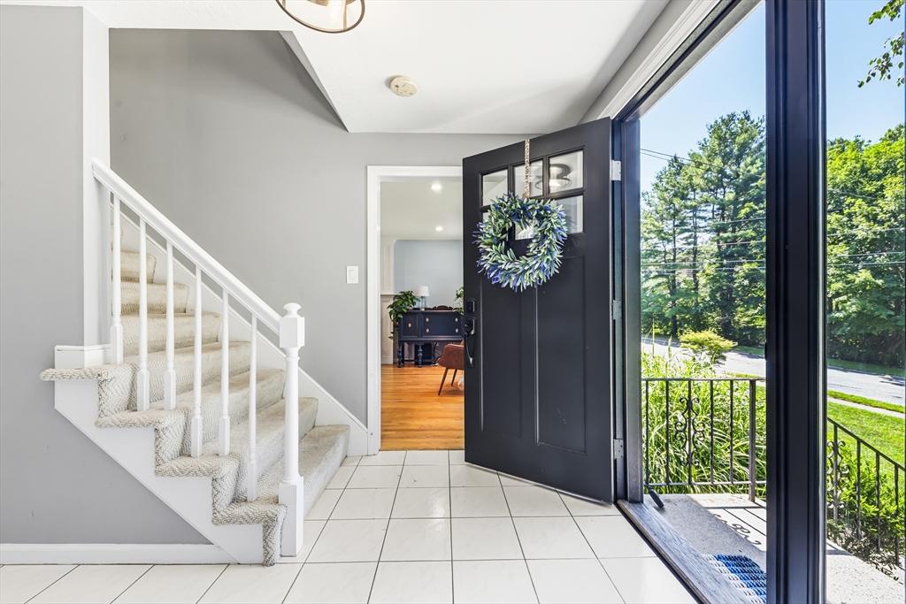 6 Lockewood Dr, Franklin, MA Photo #11
