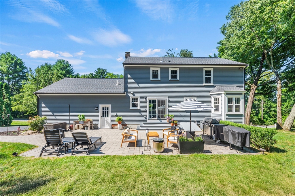6 Lockewood Dr, Franklin, MA Photo #2