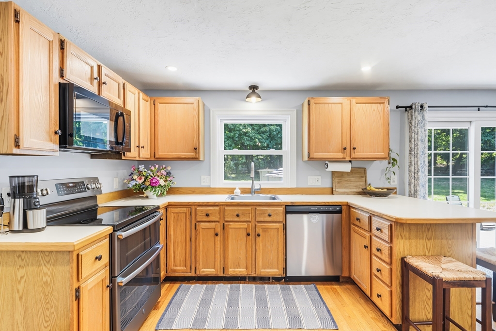 6 Lockewood Dr, Franklin, MA Photo #17