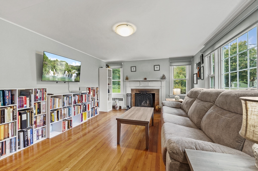 45 Spruce Ln