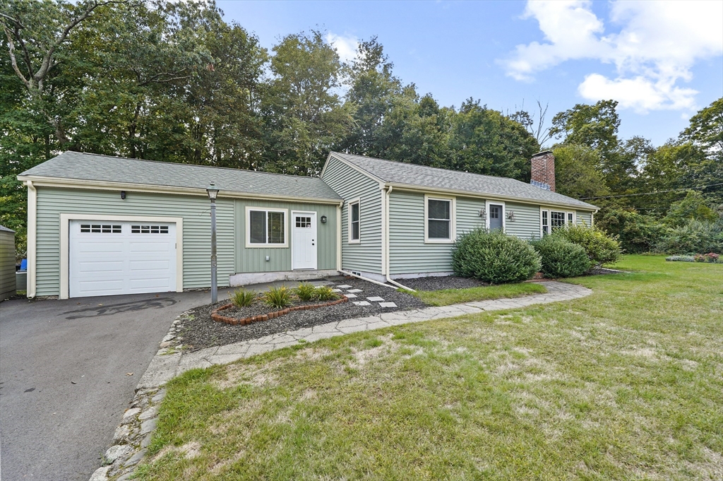 45 Spruce Ln